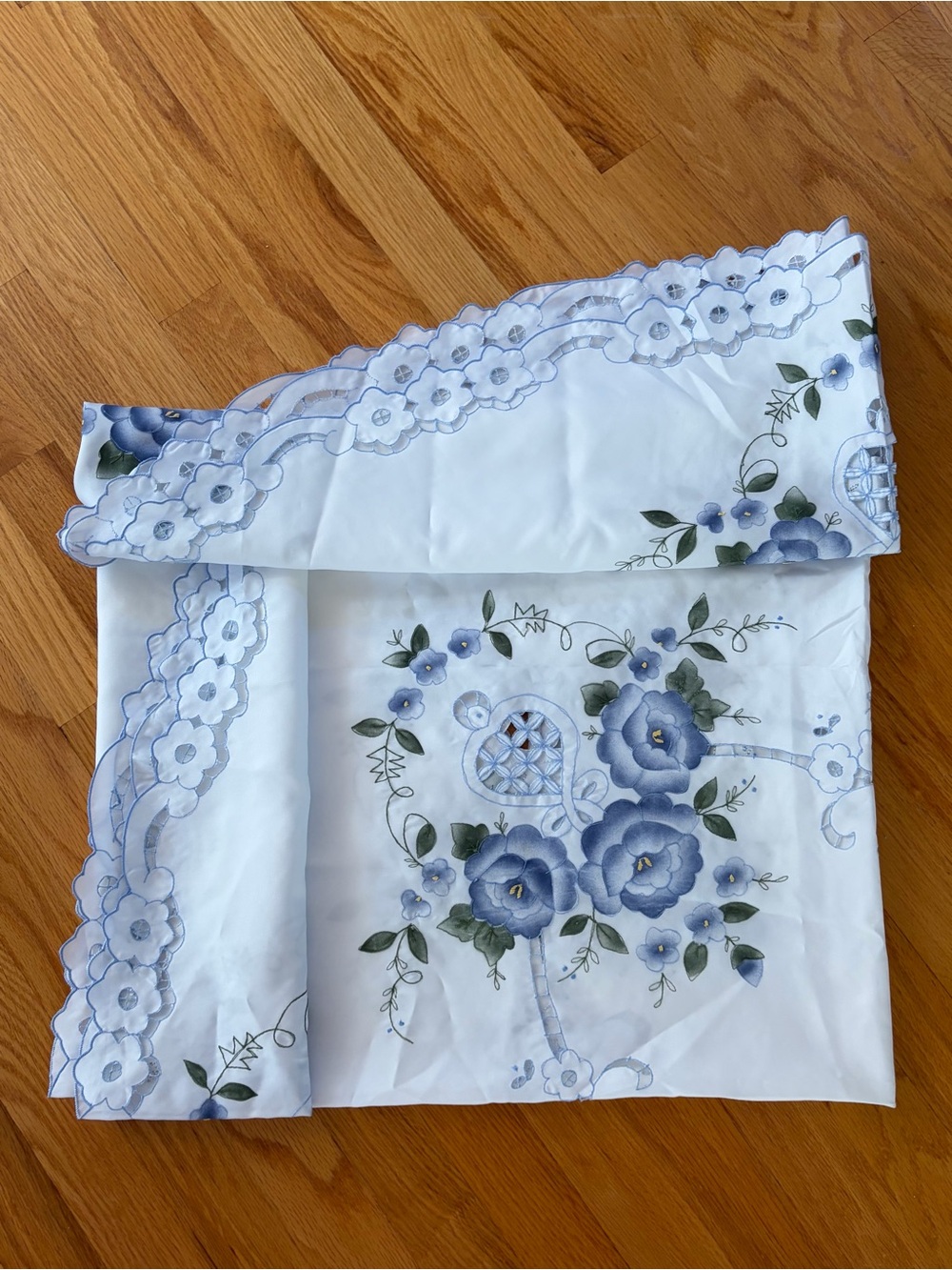 Blue Floral Embroidered Round Tablecloth - Unbranded, 68" diameter - Picture 11 of 13